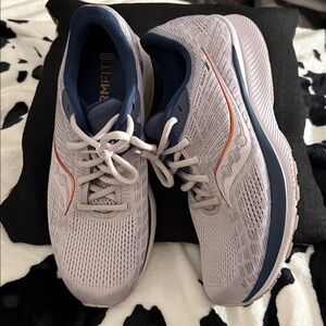 Saucony Women’s light Purple and Navy Sneakers